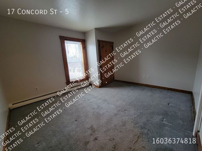 Building Photo - 3 Bedroom 1 Bath Concord NH 2nd floor apar...