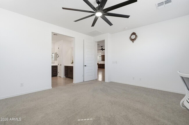 Building Photo - 4650 Gilbert Ln