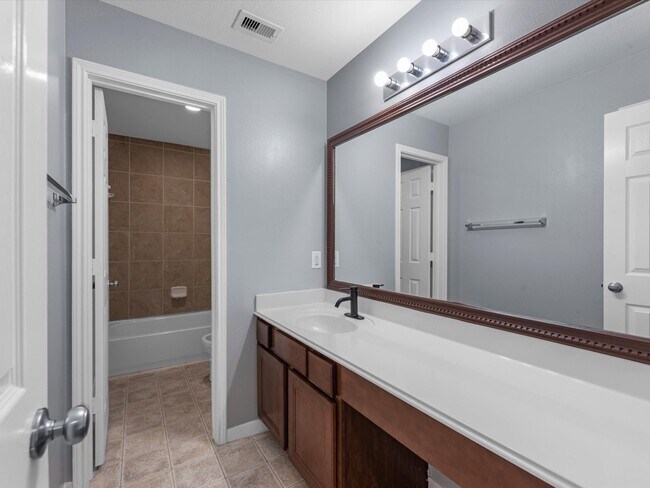 Building Photo - 6131 Settlers Lake Cir W