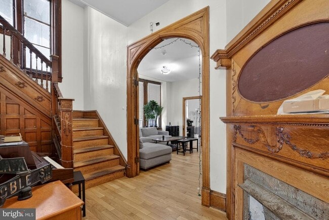 Building Photo - 4011 Pine St