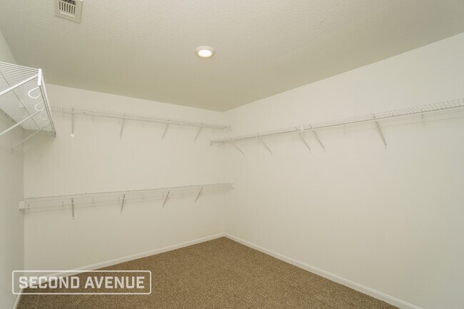 Building Photo - 3027 Jackson Smt