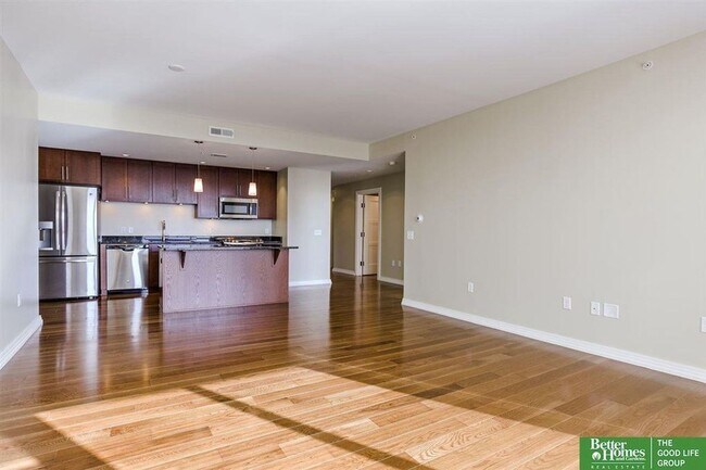 Building Photo - RICH 220 S 31 AVE #3610