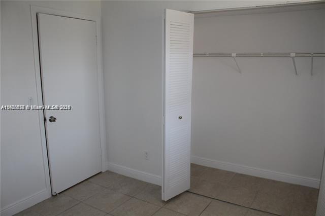 Building Photo - 1247 SW 46th Ave