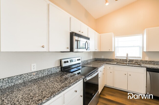 Building Photo - 6244 Highland Rise Dr