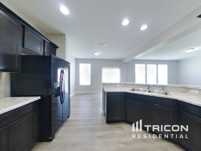 Building Photo - 2488 Shadow Bend Dr