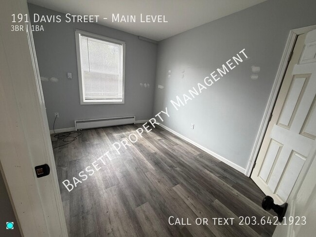 Building Photo - 191 Davis St