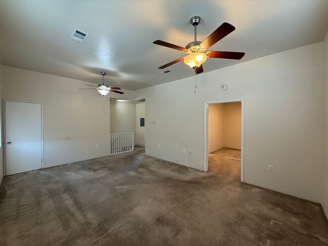 Building Photo - 315 7th St