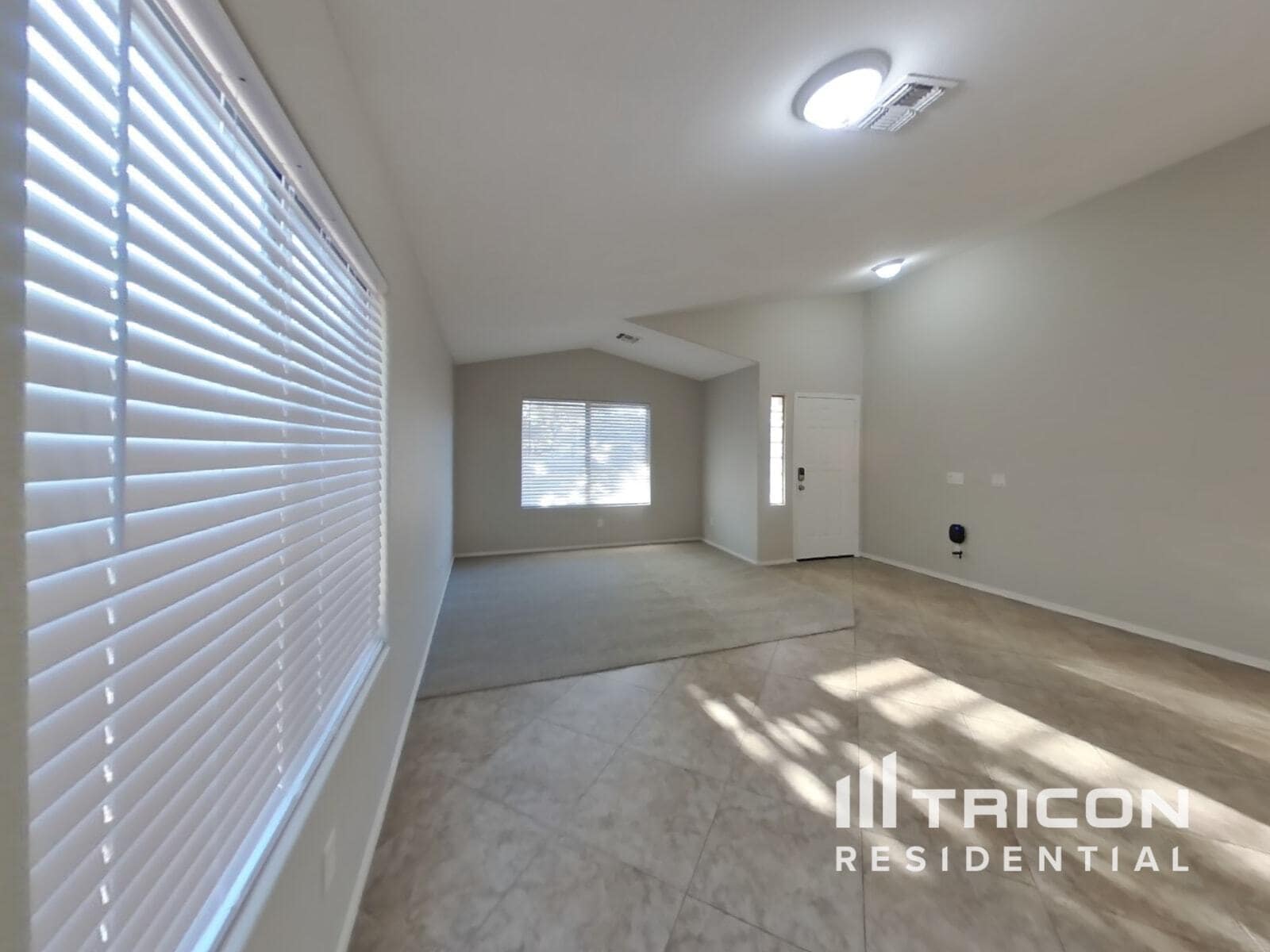 Building Photo - 2116 S 160th Ln