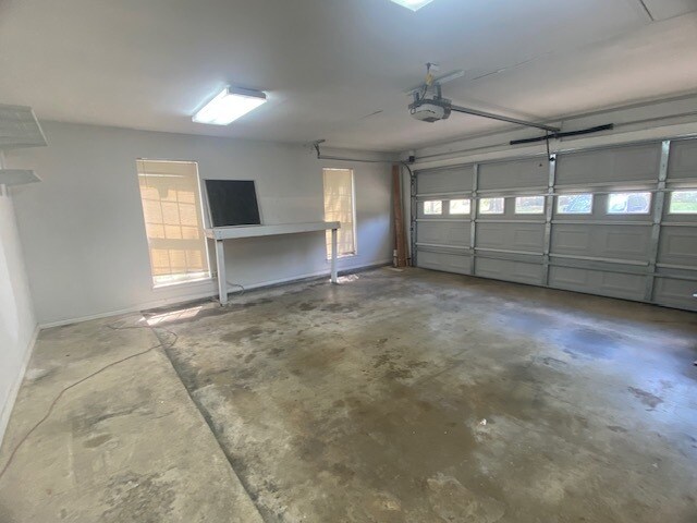 Building Photo - 601 Brown Dr