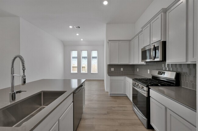 Building Photo - 17841 McClary Cardinal Dr