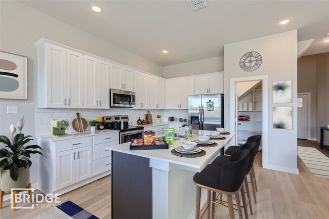 Building Photo - LIVINGSTON PLAN