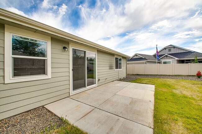 Building Photo - Beautiful Home in Kuna with Community Pool!