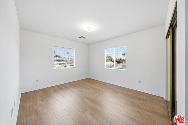 Building Photo - 1224 S Crenshaw Blvd