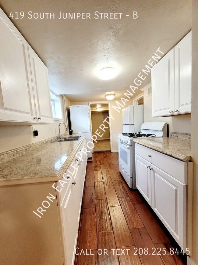 Building Photo - 419 S Juniper St