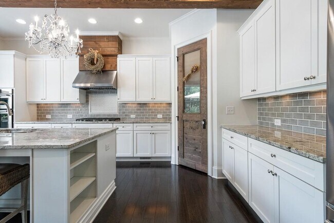 Building Photo - 4020 Manor Oak Cir
