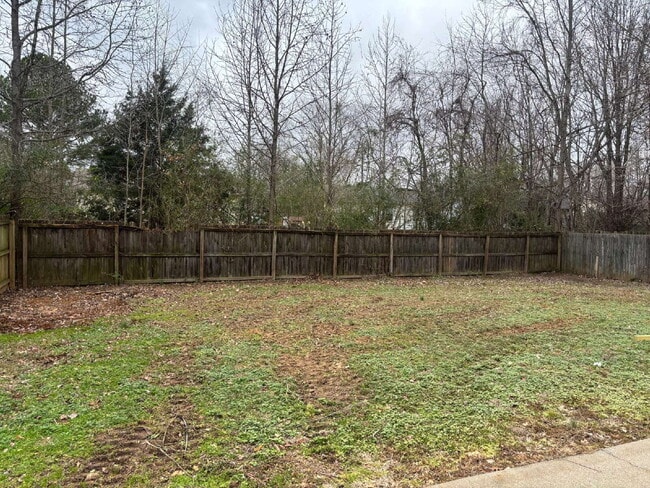 Building Photo - 392 Roselawn Dr