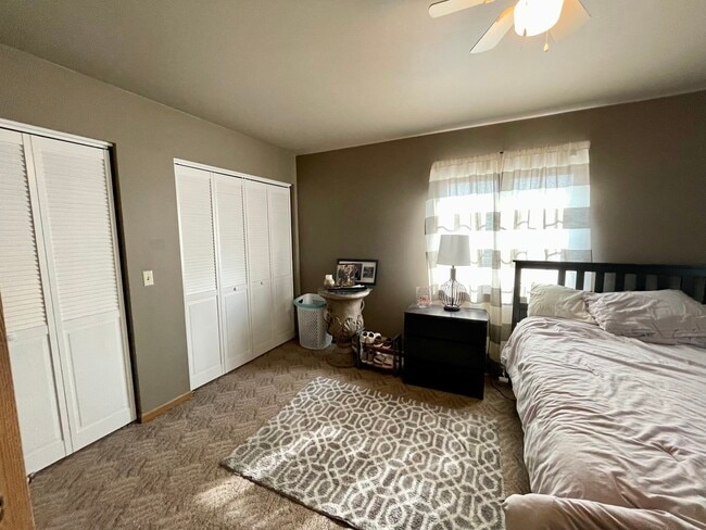 Building Photo - 76 W Washington St