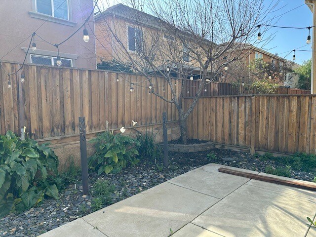 Building Photo - Lathrop 4 Bedroom 3 Bathroom Home.