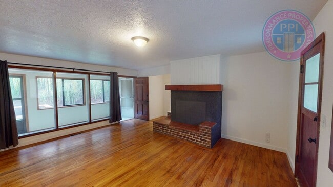 Building Photo - Enjoy Rural Living, Close To City & Freeways!!!  Beautiful Outdoor Living Space, Single Level Ran...