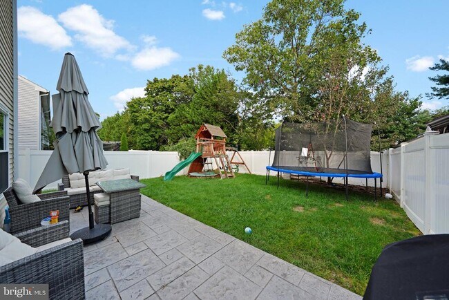 Building Photo - 48 High Meadows Dr