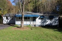 Building Photo - Black Mountain Bungalow minutes from Lake Tomahawk!