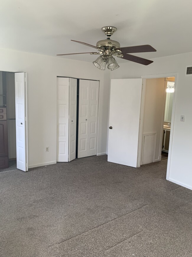 Building Photo - 135 Old Forge Dr