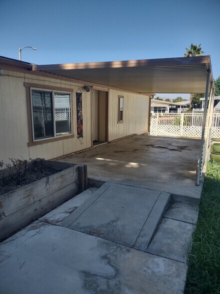 Building Photo - 512 De Soto Dr