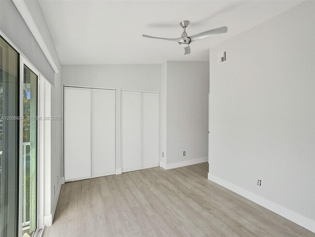 Building Photo - 835 NE 19th Ave