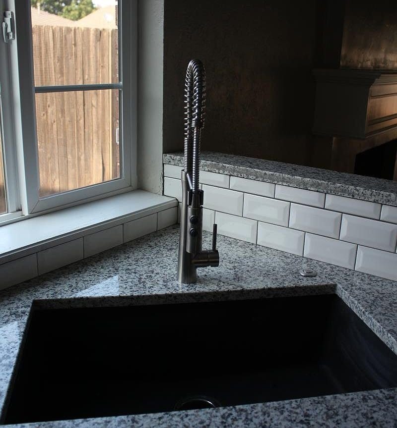 Building Photo - 700 Pintail Pl