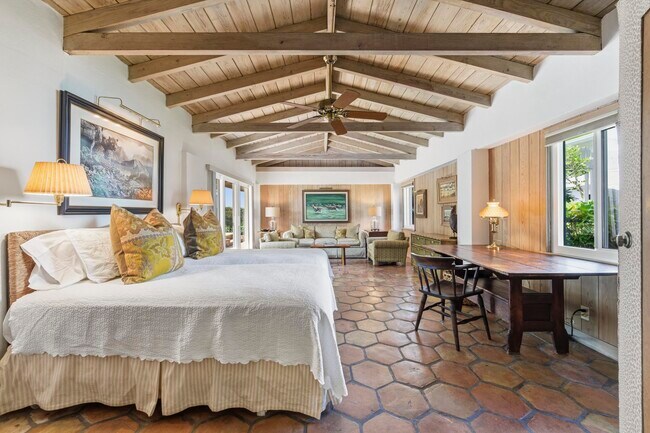 Building Photo - 3208 N Flagler Dr