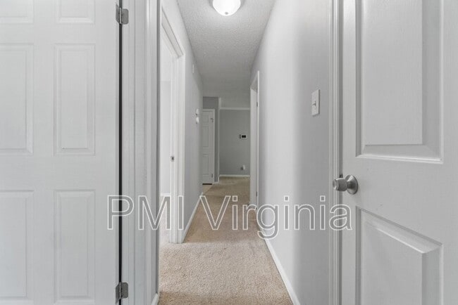Building Photo - 3909 Wilmington Ct