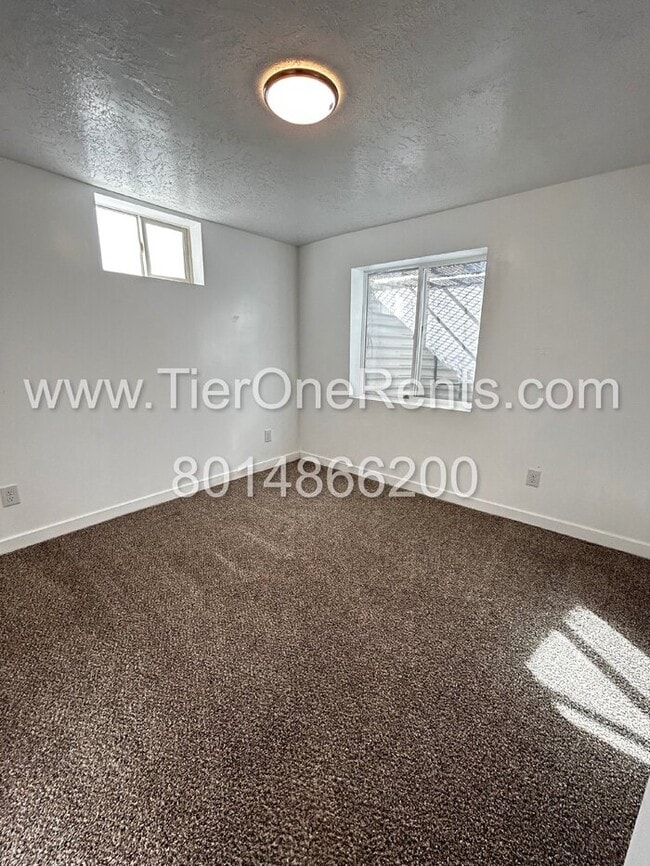 Building Photo - NO DEPOSIT option available for qualified ...