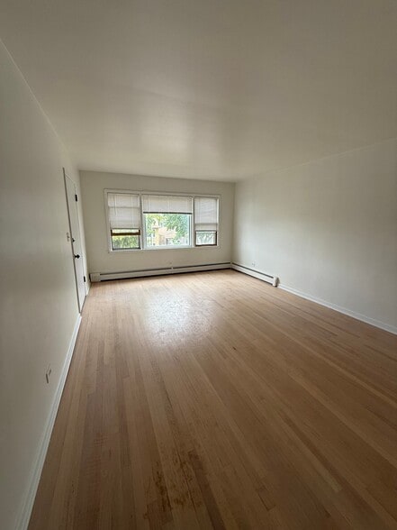 Building Photo - 1712 35th Ave