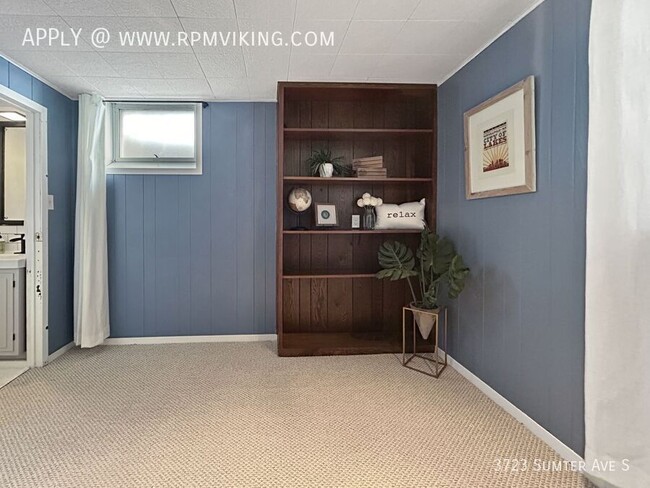 Building Photo - 4br 2ba 1cg ~ Security Deposit Free Altern...