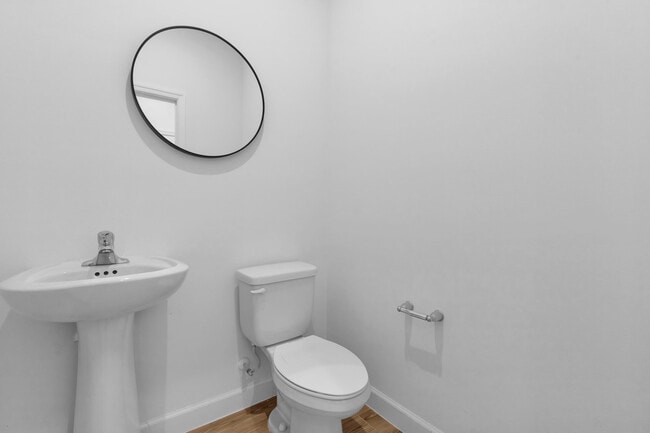 Building Photo - 14075 SW Thorens Dr