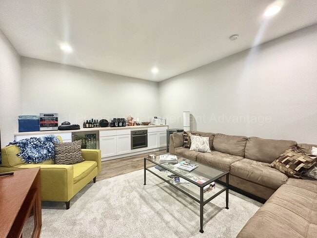 Building Photo - Rare Clawson Ranch – Fully Updated, Open C...