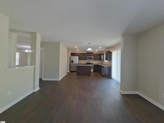 Building Photo - 260 Miller Dr