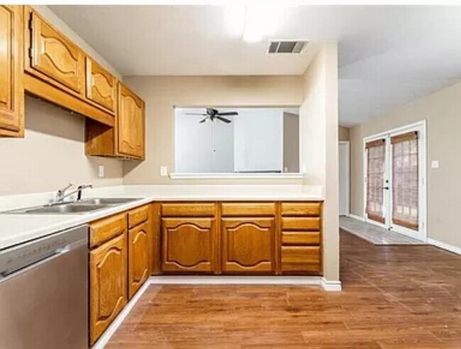 Building Photo - 3105 Boxwood Ln