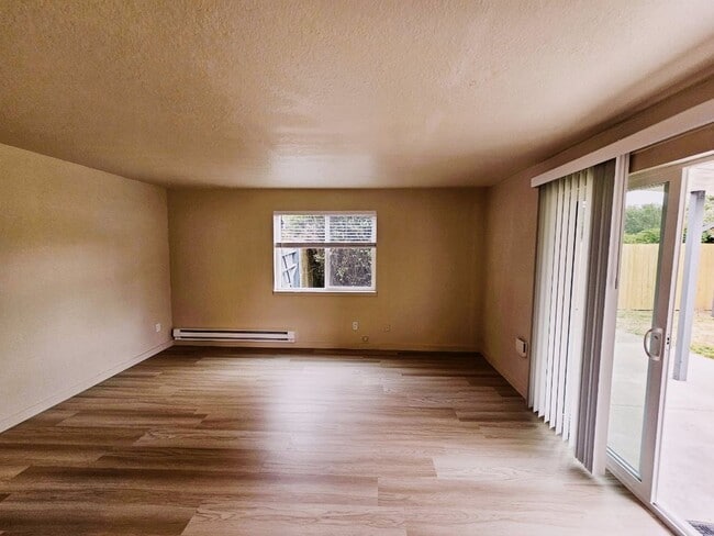 Building Photo - Newly Remodeled Two Bed One Bath Unit in the Heart of Sultan