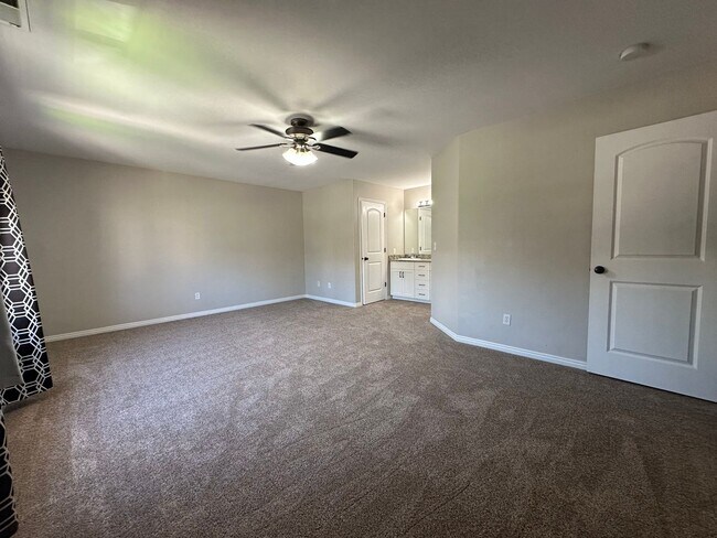 Building Photo - 3528 Newland Loop