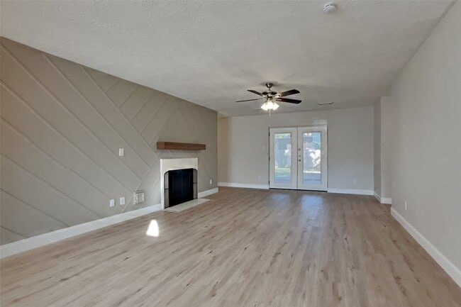 Building Photo - 18714 Timber Way Dr