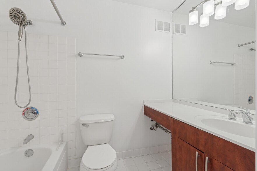 Building Photo - 474 N Lake Shore Dr