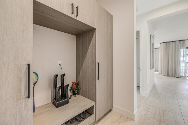 Building Photo - 8283 Royal County Down Rd