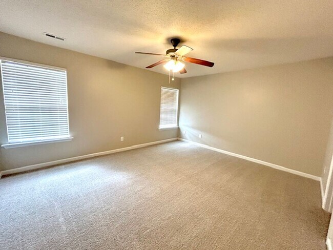 Building Photo - Coming soon! 10/10 Charming 3-bedroom bric...
