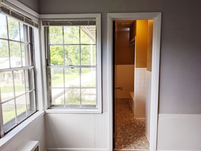 Building Photo - Clark Triplex