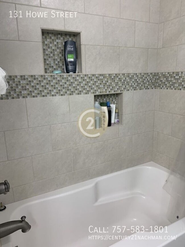 Building Photo - 131 Howe St