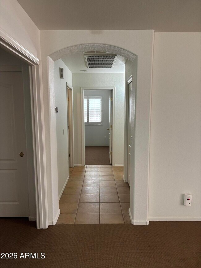 Building Photo - 13140 W Fairmont Ave