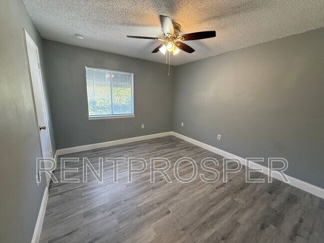 Building Photo - 4305 S Semoran Blvd