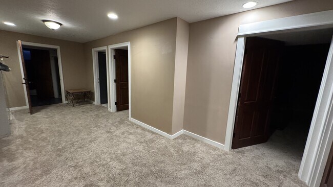 Building Photo - 546 Alaska Frontage Rd