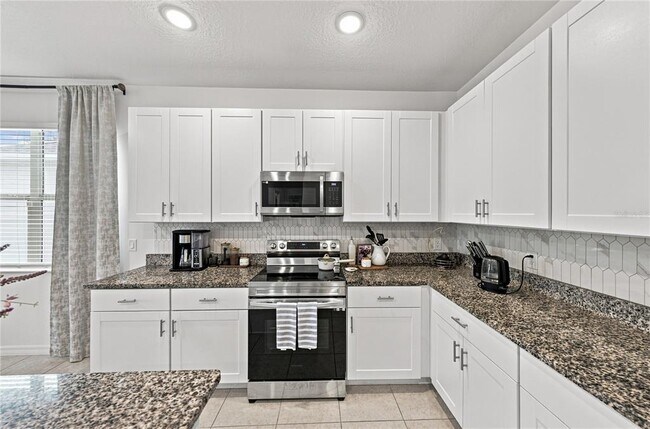 Building Photo - 2235 Pigeon Plum Dr